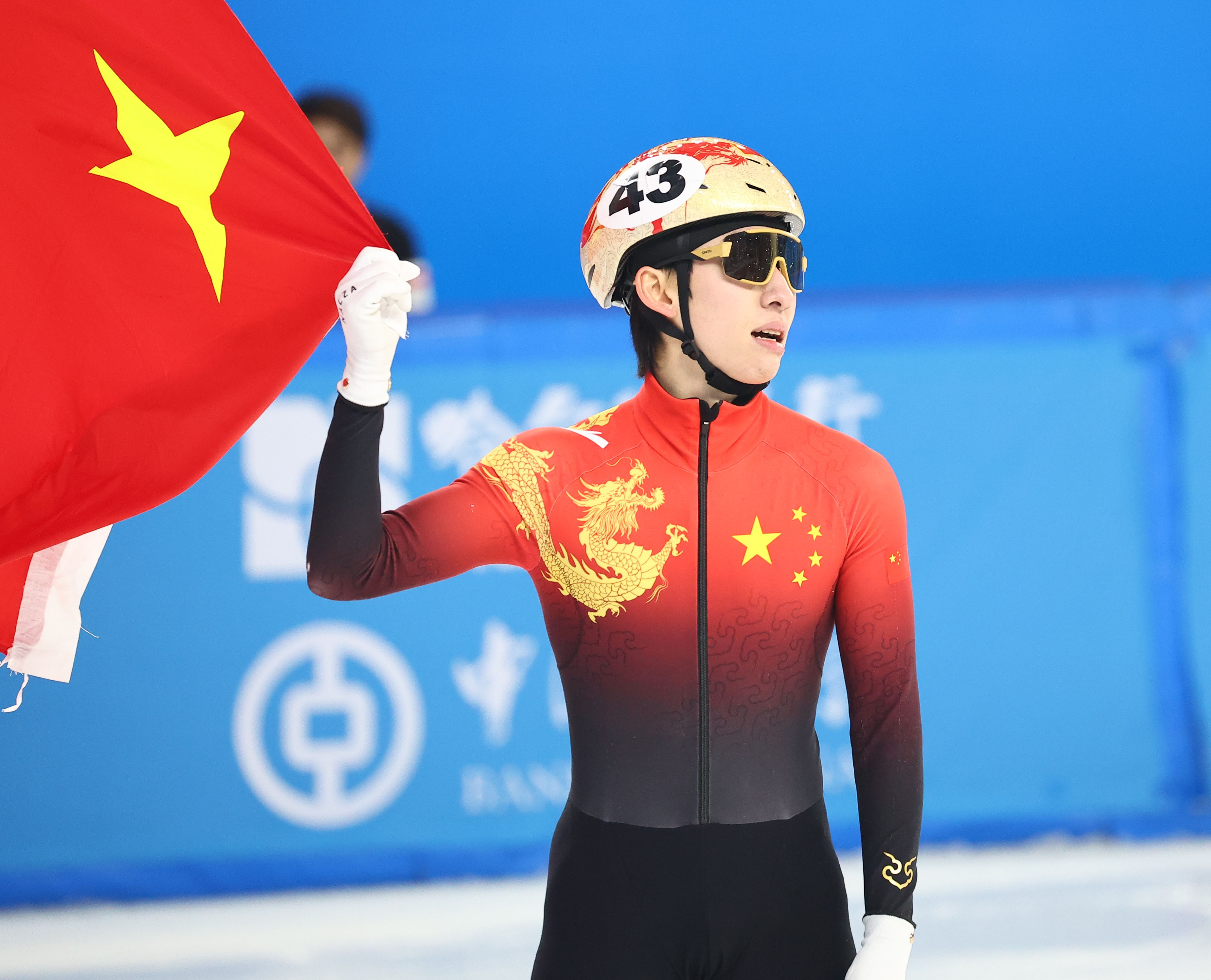 png电子官网😧韩媒质疑判罚：孙龙推林孝埈是违规行为，应取消林孝埈金牌